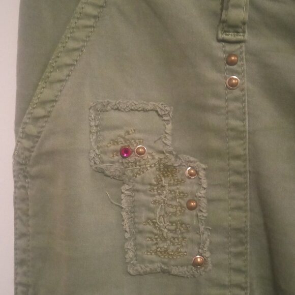 Robin's Jean Embellished Military Cargo Style pants - Picture 15 of 16